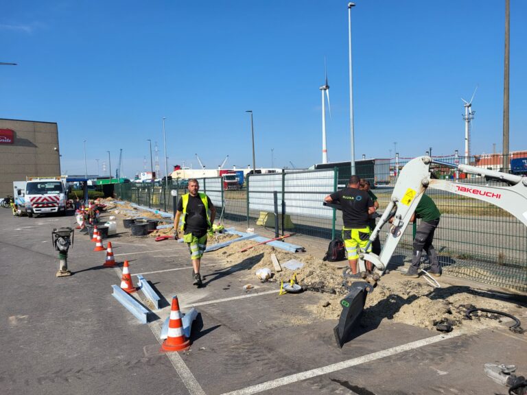 Totaalproject om laadpalen te voorzien voor Motrac, in de haven van Antwerpen.